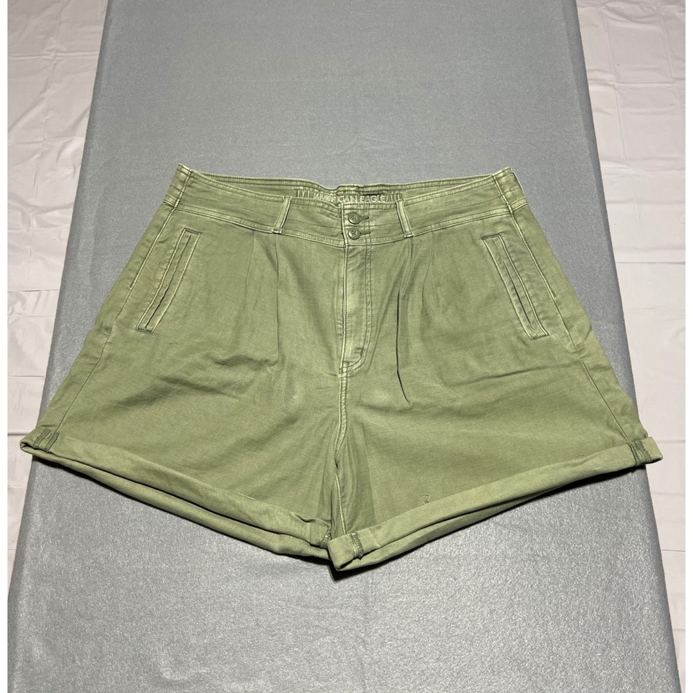 American Eagle Baggy Mom Shorts Olive Green High Waisted Pleated Size 18